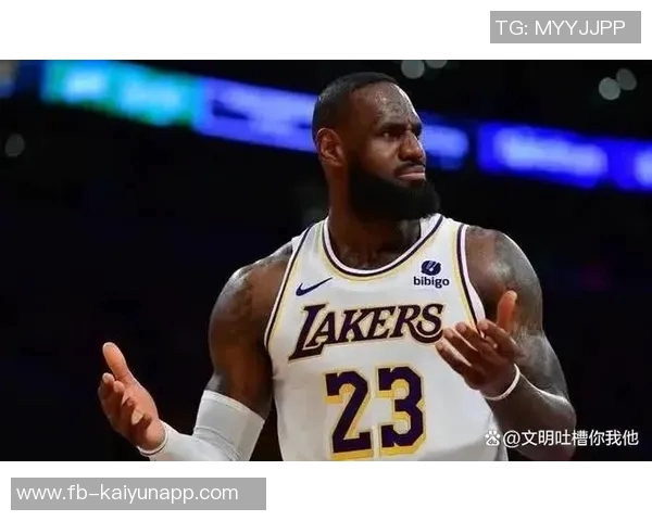 布克回应三分犯规争议称需查规则手册并提及狄龙被詹姆斯撞倒事件